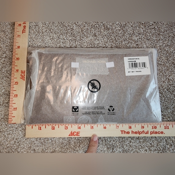 Michael KORS Jet Set Travel‎ Tan/brown Wristlet - Picture 11 of 11